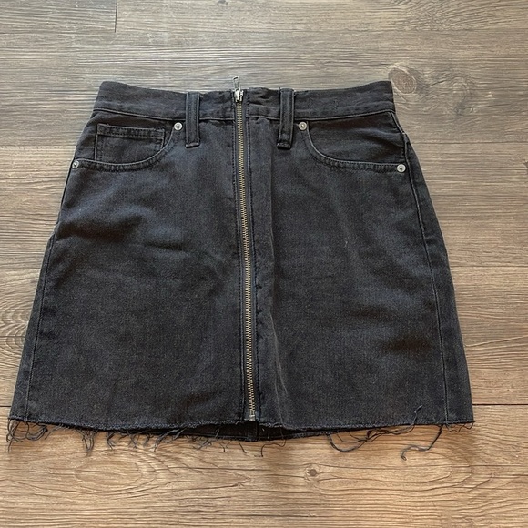 Madewell Rigid Denim A-Line Mini Skirt in Lunar Wash Size 25 - Picture 6 of 10